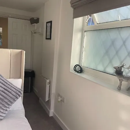 Апартаменты Poppy's Place - 10 Minute Drive From York *