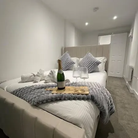 Poppy's Place - 10 Minute Drive From York